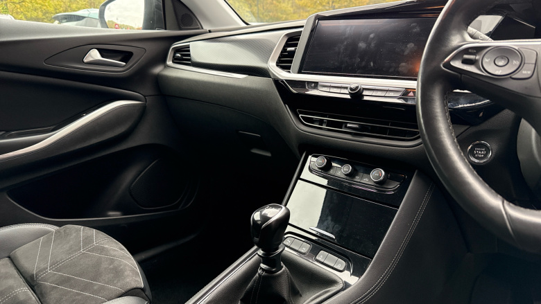 Vauxhall Grandland 1.2 Turbo Ultimate 5dr Petrol Hatchback